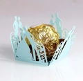 Dettaglio del pirottino per cupcake blu chiaro tagliato al laser con silhouette - Blu Chiaro Perlato
