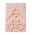 Λεπτομέρεια προσκλητηρίου γάμου laser-cut με κομψή σιλουέτα ροζ βραδινού φορέματος - Ελαφρύ Ροζ