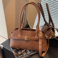 Sac Boston vintage en similicuir marron avec boucle en métal et bandoulière réglable - Marron