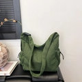 Borsa tote in velluto a coste verde scuro con coulisse laterale e tracolla regolabile - Verde