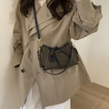 Borsa tote in camoscio marrone con cuciture a contrasto e dettaglio con fiocco - Verde