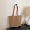 Bolso tote de ante sintético marrón con remaches plateados y asas largas - Caqui