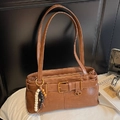 Sac à bandoulière marron vintage avec détail de boucle et charm perlé élégant - Avec Pendentif / Marron