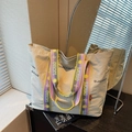 Beige große Canvas-Tragetasche mit bunten Webriemen und Seitentaschen für den Pendelverkehr - Weiß und Lila