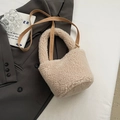 Sac seau en peluche beige avec texture mouton et bandoulière amovible en toile de coton - Sans pendentif / Kaki