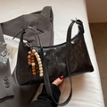 Bolso bandolera negro vintage con correa ajustable y adorno de cuentas de madera - Negro