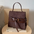 Vintage dunkelbraune Wildleder-Handtasche mit goldener Schnalle und Lederriemen - Braun
