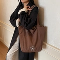 Borsa tote in tela marrone scuro con stampa Hello Little Dog e interno a scacchi - Marrone