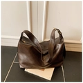 Grand sac à bandoulière vintage marron foncé en cuir huilé avec boucle en métal - Café sans Pendentif