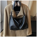 Grand sac hobo noir en cuir PU texturé litchi avec boucle dorée ajustable - Noir sans Pendentif