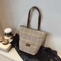Retro houndstooth tote bag with brown leather handles and rectangular patch detail - Khaki