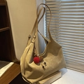 Grande borsa shopper in finto camoscio kaki con ciondolo a pompon colorato - Con Ciondolo / Cachi