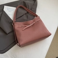 Dusty rose pleated faux leather tote bag with silver eyelet strap and vintage finish - Pink