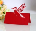 Elegante segnaposto rosso tagliato al laser con motivo a colibrì per nozze e feste - Rosso Perlato