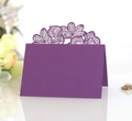 Élégantes cartes de table roses découpées au laser pour mariage et noms d'invités - Violet foncé