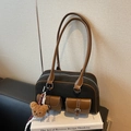 Sac bandoulière en toile noire et cuir marron avec poches et charm ours peluche - Noir (Avec Pendentif)