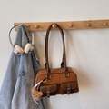 Grand sac à bandoulière marron rétro avec joli pendentif en peluche - Orange (Avec Pendentif)