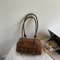 Sac Boston en daim marron caramel avec doubles poches et longues bandoulières - Marron (Sans Pendentif)