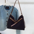 Borsa tote nera in finta pelle scamosciata con cinturini in pelle marrone e fibbie d'oro - Nero senza Ciondolo