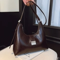 Vintage dark brown half-moon hobo bag in polished oil-leather with adjustable strap - Ebony Coffee