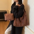 Sac fourre-tout en daim marron foncé avec motifs découpés au laser et pochette - Ensemble de 2 pièces avec pochette / Marron