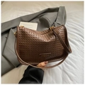 Dunkelbraune Umhängetasche mit Flechtmuster und goldener Schnalle für Damen im Casual-Look - Braun