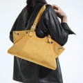 Hellgelbe Wildleder-Shopper-Tasche mit großem Fassungsvermögen und Trageriemen - Gelb