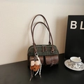 Borsa a cuscino vintage a quadri oliva con finiture in pelle marrone e charm - Con Ciondolo / Verde