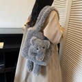 Borsa a tracolla in peluche grigio con orsetto 3D e morbida trama in finta lana - Grigio