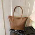 Borsa tote in pelle intrecciata marrone scuro con spalline e toppa rettangolare con logo - Marrone