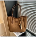 Sac fourre-tout minimaliste en daim marron foncé avec poignées en cuir et perles - Marron