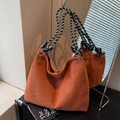 Borsa tote in velluto a coste caramello con manico in corda a scacchi bianchi e neri e anelli - Rosso Arancio