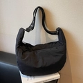 Sac à bandoulière en toile noire avec sangle réglable et design décontracté en demi-lune - Noir