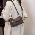 Borsa sottobraccio marrone vintage con motivo a scacchi e trama in pelle goffrata - Marrone