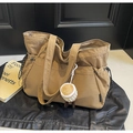 Sac fourre-tout en nylon kaki avec poches à cordon et charmant pendentif en forme de tasse - Khaki Avec Pendentif