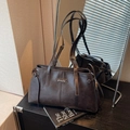 Borsa a tracolla marrone vintage con logo Sunny Day e doppie spalline regolabili - caffè