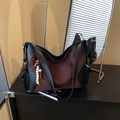 Sac fourre-tout en simili cuir et daim bordeaux avec bandoulière en perles bois - Café avec Pendentif
