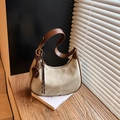 Sac sous le bras demi-lune en daim beige avec bandoulière cuir marron et pendentif - Kaki (Avec Pendentif)
