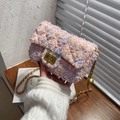 Schicke Mini-Umhängetasche aus Tweed in Rosa und Creme mit goldener Kette und Schloss - Rosa