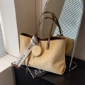 Borsa tote vintage marrone con motivo trapuntato, manici in pelle e portamonete - Cachi Chiaro