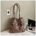 Chic leopard print tote bag with long shoulder straps for stylish daily commuting and storage - Leopard Khaki Without Charm