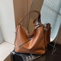 Brown large capacity vintage tote bag with functional diagonal zipper pocket - Tan