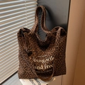 Bolso tote de lona con estampado de leopardo, correa ajustable y eslogan impreso - Estampado de leopardo pequeño