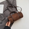 Sac cylindrique en daim marron avec garniture en cuir et bandoulière réglable - Marron