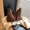 Borsa tote in pelle scamosciata marrone con cinturini in pelle e fibbie dorate - Marrone