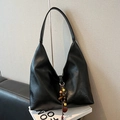 Bolso hobo retro de cuero mate negro con amuleto de borla de cuentas vintage para mujer - Negro