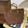 Borsa tote in pelle scamosciata marrone scuro opaca con cinturini laterali regolabili - caffè