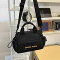 Bolso bandolera deportivo negro con bordado amarillo y correa ancha ajustable - Negro sin Colgante
