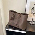 Sac fourre-tout marron café en cuir PU avec logo SOUKU en relief et breloque anneau en métal - Café avec Pendentif