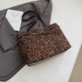 Borsa tote leopardata alla moda con finiture in pelle marrone e fibbia in metallo oro - Stampa leopardata